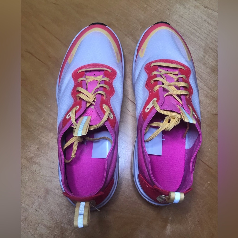 Nike Women’s Air Max Asia SE Laser Fuchsia White and Pink Sneaker Size 8 - Picture 6 of 10
